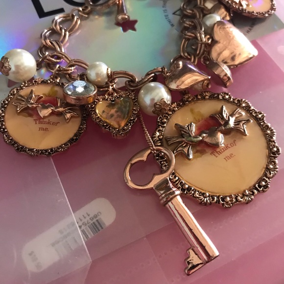Vintage Betsey Johnson pink rose charm chain bracelet B40 think of me - Picture 2 of 7